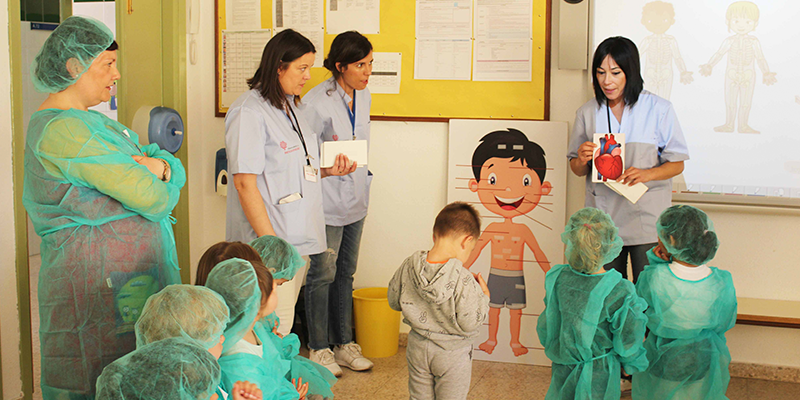 Vinalopó Salud transforma aulas escolares en quirófanos por un día