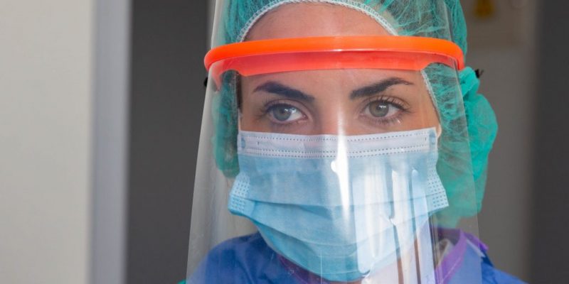 Ribera Salud defiende una Sanidad que cuida a pacientes y profesionales “como siempre hemos hecho”