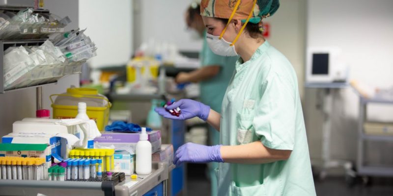 La UCI del Hospital del Vinalopó libre de pacientes COVID-19