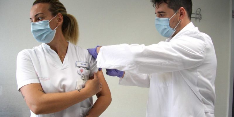 Más del 40% de los profesionales del Departamento de Salud del Vinalopó se han vacunado ya frente a la gripe estacional