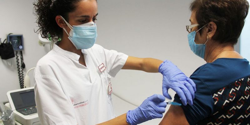 Más del 70% de los pacientes mayores de 64 años del Departamento de Salud del Vinalopó ya se han vacunado contra la gripe estacional