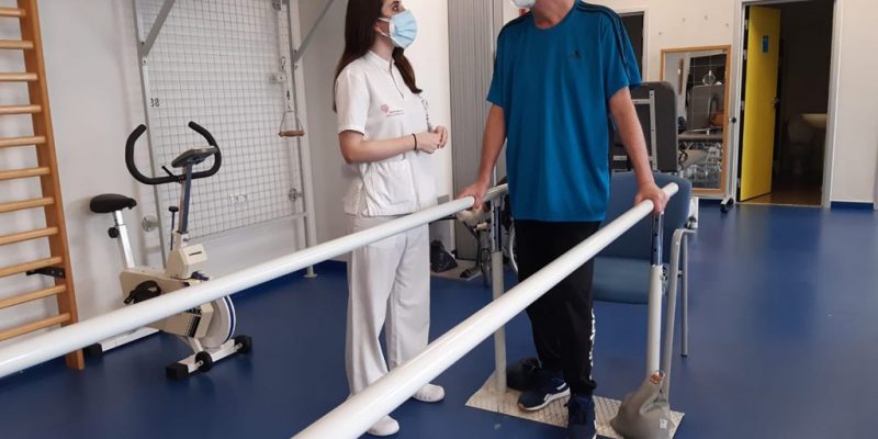 Profesionales de Ribera en Torrevieja y Vinalopó advierten de secuelas como fatiga, dolor, parálisis e incapacidad funcional después del Covid