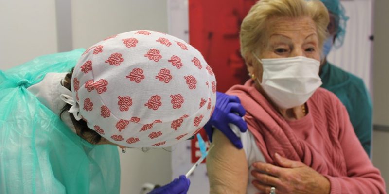 El 100% de los pacientes de más de 90 años convocados para vacunación contra el covid19 en Vinalopó acude a su cita