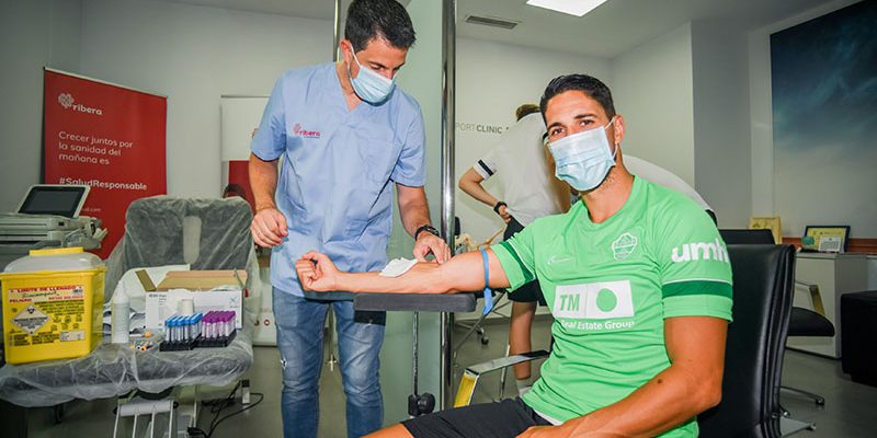 El Hospital Universitario del Vinalopó realiza las pruebas médicas de la plantilla del Elche CF de inicio de temporada