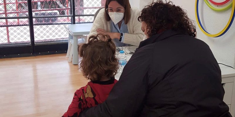 El Hospital Universitario del Vinalopó y el Centro de Atención Temprana de la Fundación Salud Infantil mejoran la atención a los más pequeños de la ciudad de Elche