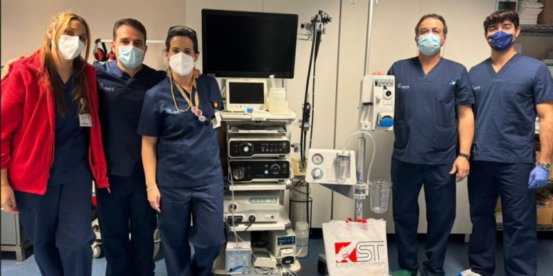El Hospital Universitario del Vinalopó implanta una nueva técnica endoscópica, la necrosectomia transgástrica con endorrotor