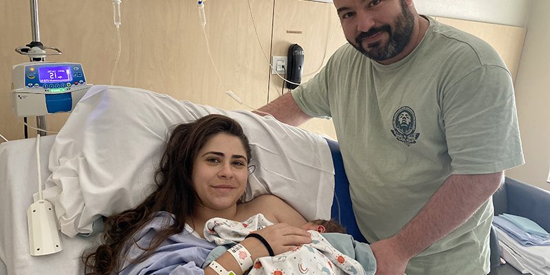 El Hospital Universitario del Vinalopó realiza su primera cesárea con acompañante