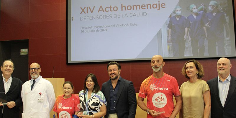 El Hospital del Vinalopó distingue a DisCamino, al Dr. Fernando Soler y Ana Llopis como Defensores de la Salud 2024