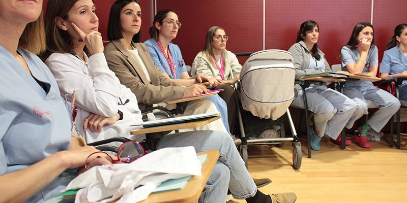 Un curso reúne a madres, personal sanitario y gestores para mejorar la salud materno-infantil￼