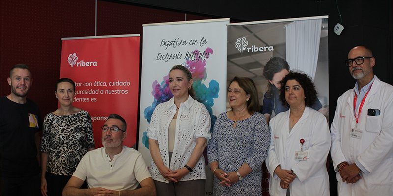 El Hospital Universitario del Vinalopó y AEMEC conmemoran el día mundial de la esclerosis múltiple