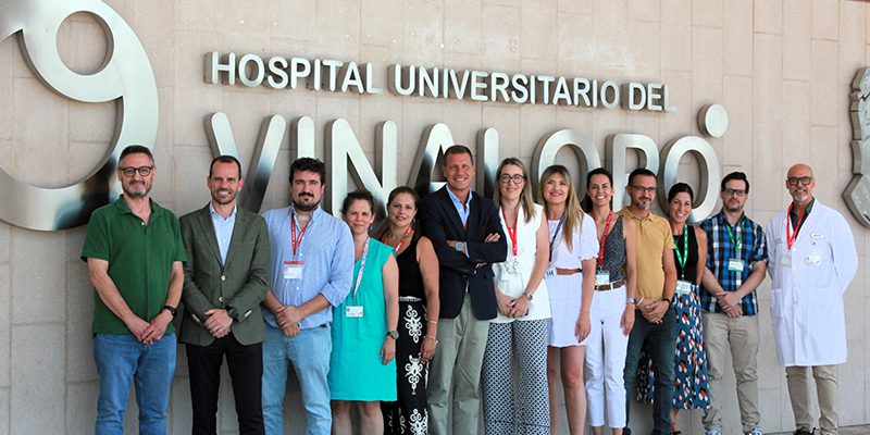 Ribera y los representantes sindicales del Departamento de Salud del Vinalopó firman por unanimidad el nuevo convenio colectivo