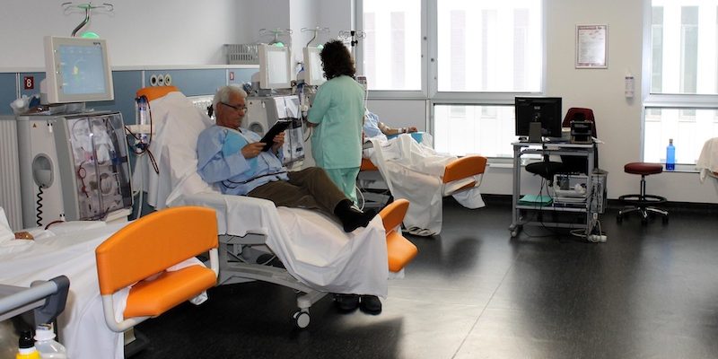 El Hospital Universitario del Vinalopó reúne a especialistas en nefrología y anatomía patológica de toda la provincia para mejorar el diagnóstico de la enfermedad renal 